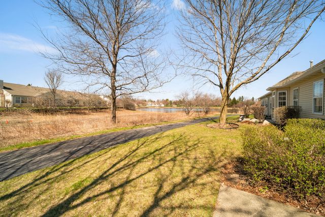 2370 Carillon Drive, Grayslake, IL 60030