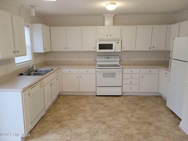 4145 Dudleys Grant Drive B, Winterville, NC 28590