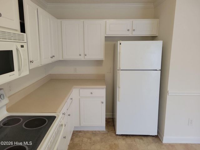 4145 Dudleys Grant Drive B, Winterville, NC 28590