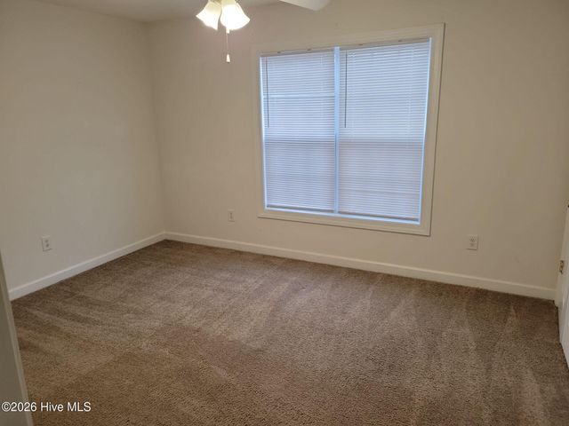 4145 Dudleys Grant Drive B, Winterville, NC 28590