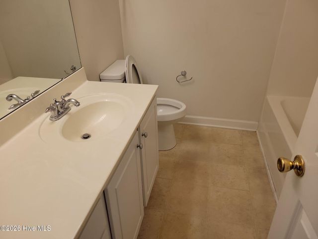 4145 Dudleys Grant Drive B, Winterville, NC 28590
