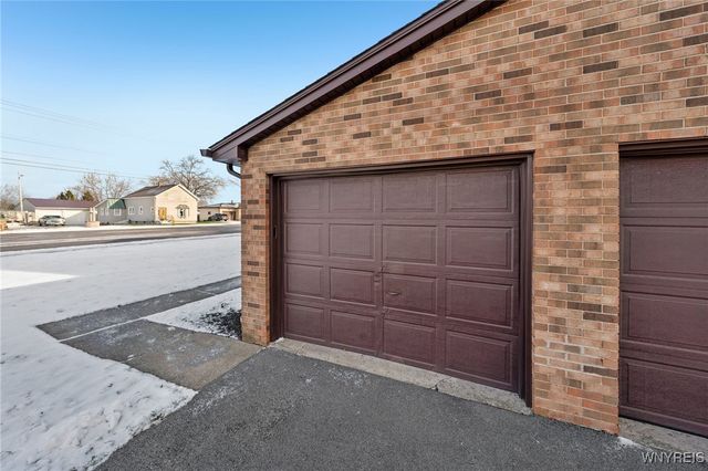 621 French Road R, Cheektowaga, NY 14227