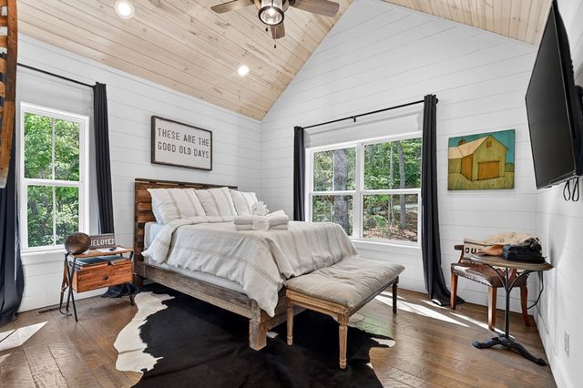 285 Pine Terrace Circle, Blue Ridge, GA 30513