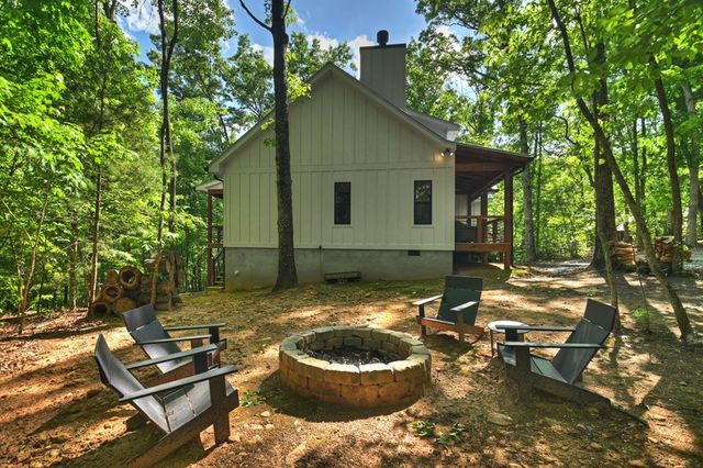 285 Pine Terrace Circle, Blue Ridge, GA 30513