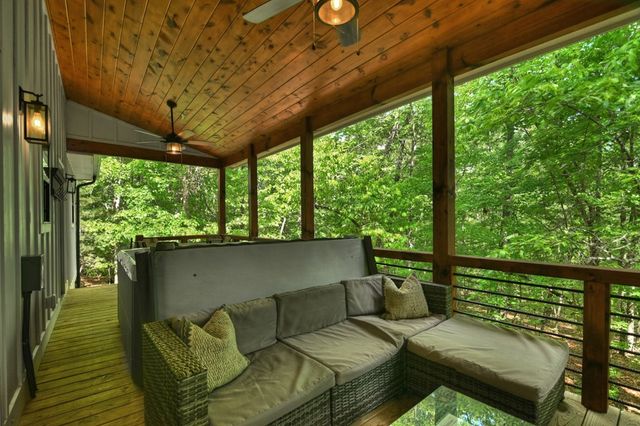 285 Pine Terrace Circle, Blue Ridge, GA 30513