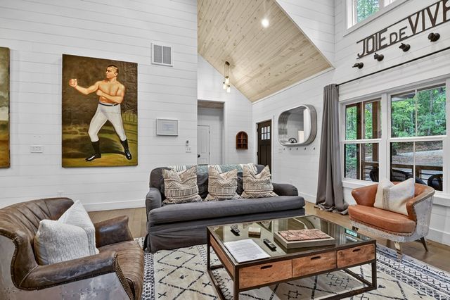 285 Pine Terrace Circle, Blue Ridge, GA 30513