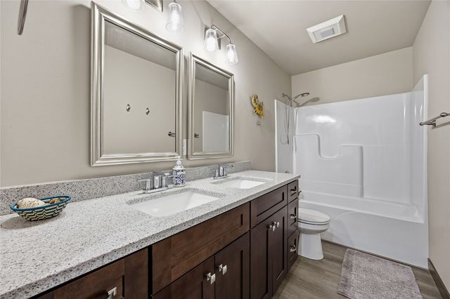3305 Loethen Lane, Coralville, IA 52241