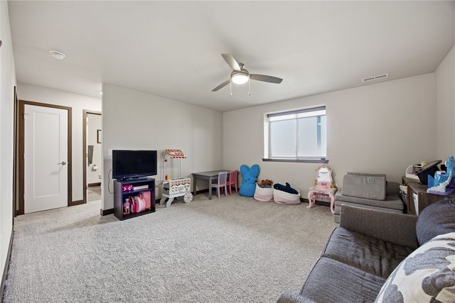 3305 Loethen Lane, Coralville, IA 52241