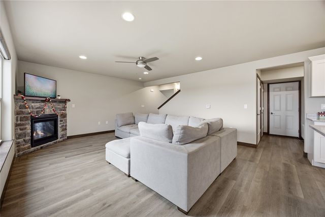 3305 Loethen Lane, Coralville, IA 52241