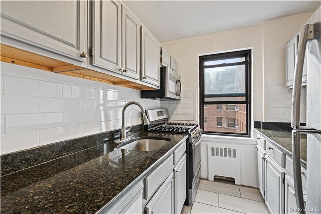 33 William Street 5F, Mount Vernon, NY 10552