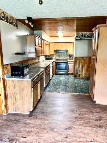 9715 E 42nd Street, Indianapolis, IN 46235