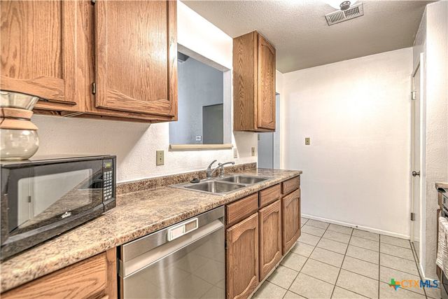 24 Branding Iron Drive, Belton, TX 76513