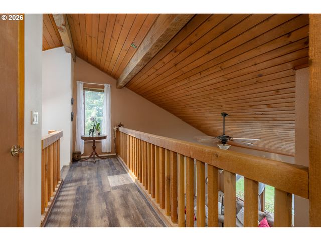 43737 Se ERIN Ln, Sandy, OR 97055