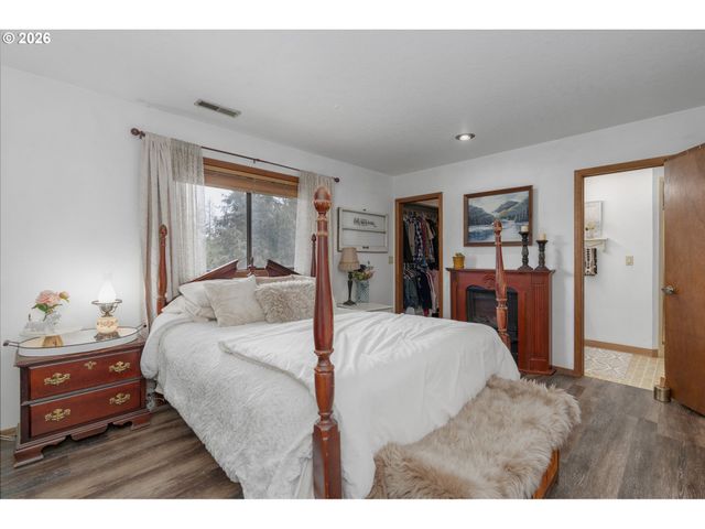 43737 Se ERIN Ln, Sandy, OR 97055