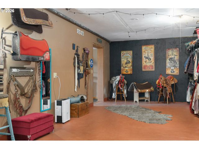 43737 Se ERIN Ln, Sandy, OR 97055