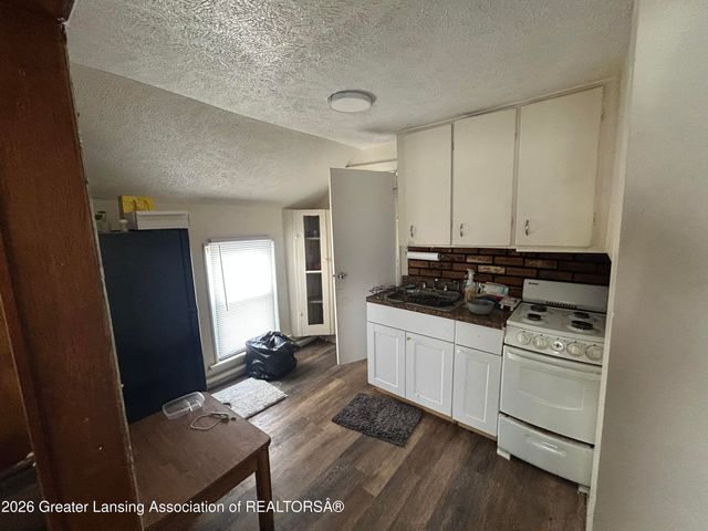 121 Lathrop Street, Lansing, MI 48912