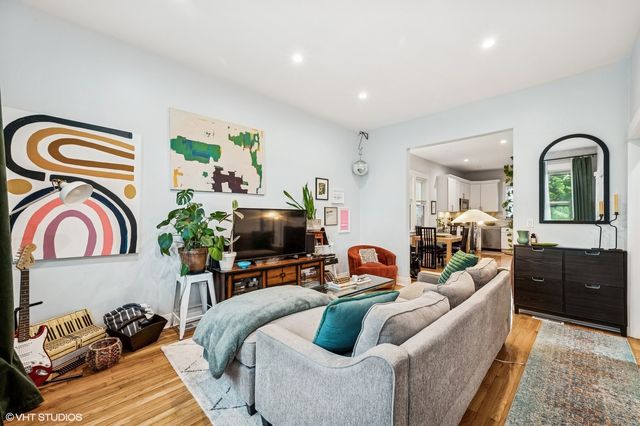 2547 W Homer Street, Chicago, IL 60647