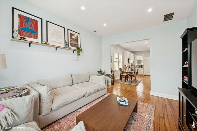 2547 W Homer Street, Chicago, IL 60647