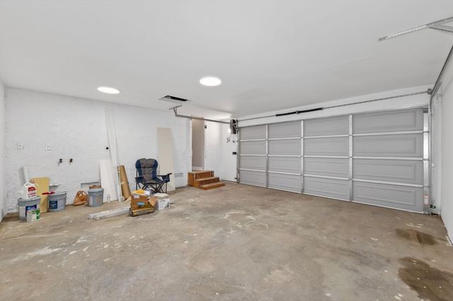 8233 S Elm Avenue, Fresno, CA 93706