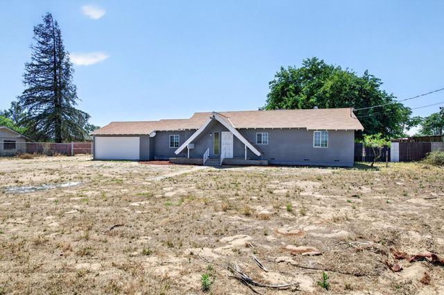 8233 S Elm Avenue, Fresno, CA 93706