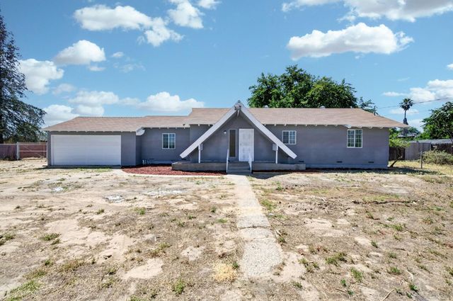 8233 S Elm Avenue, Fresno, CA 93706