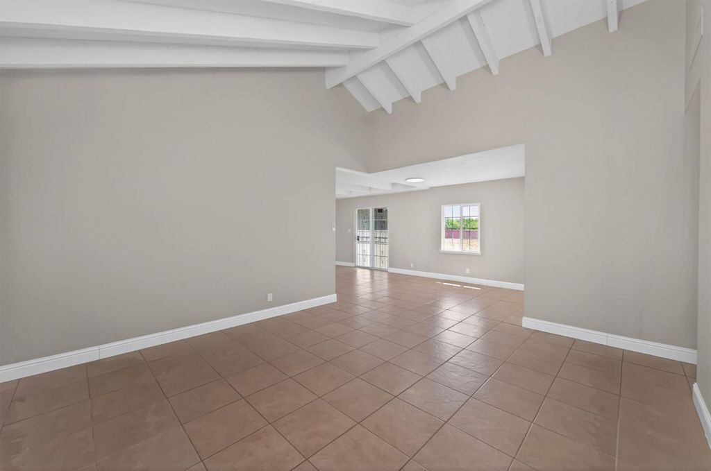 Image 10 of property listing at 8233 S Elm Avenue, Fresno, CA 93706