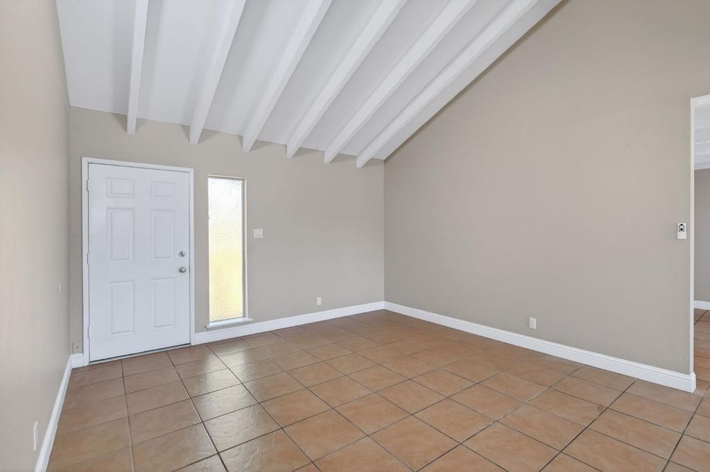 Image 12 of property listing at 8233 S Elm Avenue, Fresno, CA 93706