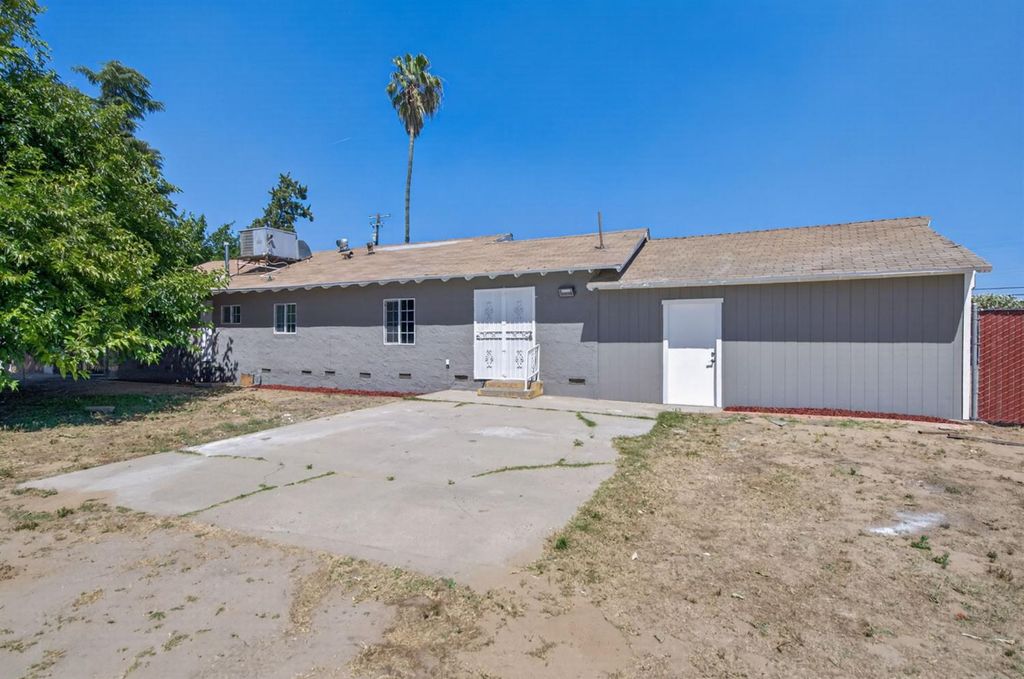Image 31 of property listing at 8233 S Elm Avenue, Fresno, CA 93706