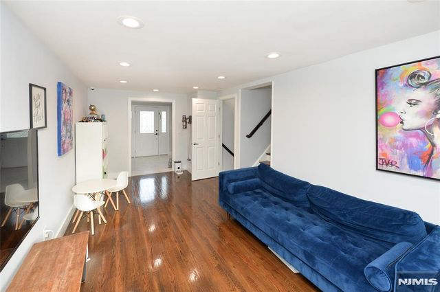 154 Middlesex Avenue, Paramus, NJ 07652