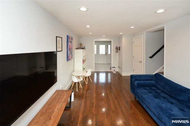154 Middlesex Avenue, Paramus, NJ 07652