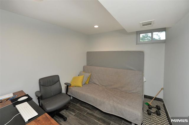 154 Middlesex Avenue, Paramus, NJ 07652