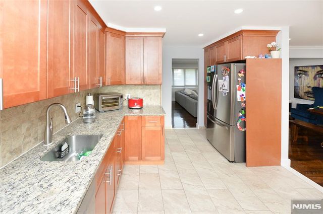154 Middlesex Avenue, Paramus, NJ 07652