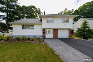154 Middlesex Avenue, Paramus, NJ 07652