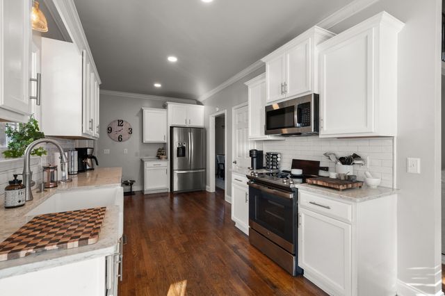 1311 John Hood Dr, Rockvale, TN 37153