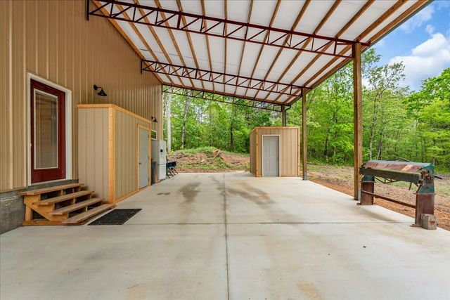 886 Hunters Ridge Dr, Altamont, TN 37301