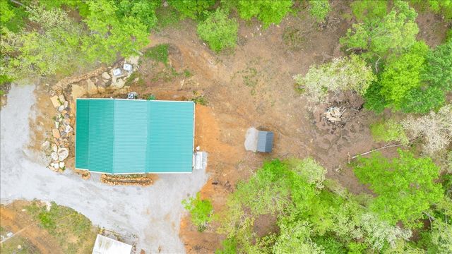 886 Hunters Ridge Dr, Altamont, TN 37301