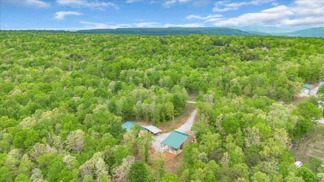 886 Hunters Ridge Dr, Altamont, TN 37301