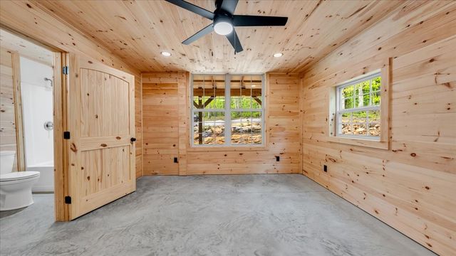 886 Hunters Ridge Dr, Altamont, TN 37301