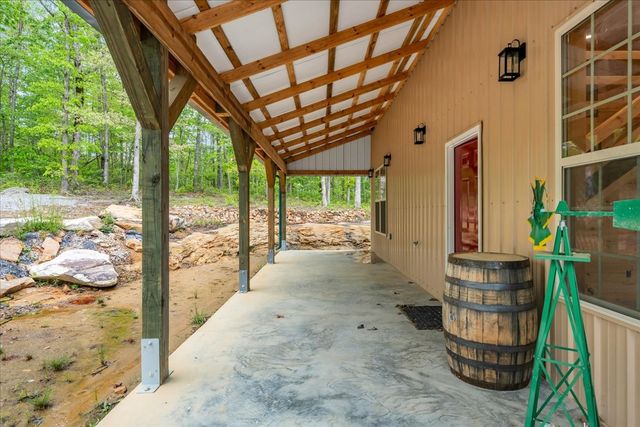 886 Hunters Ridge Dr, Altamont, TN 37301