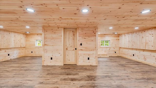 886 Hunters Ridge Dr, Altamont, TN 37301