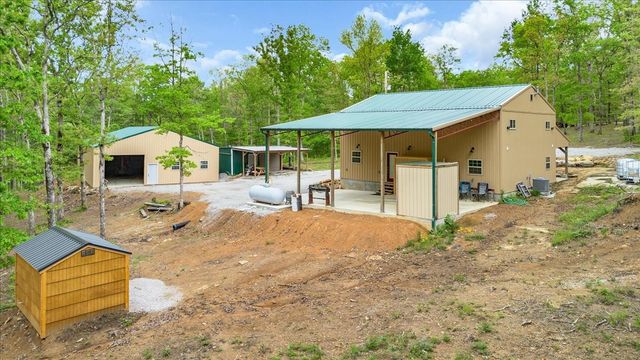 886 Hunters Ridge Dr, Altamont, TN 37301