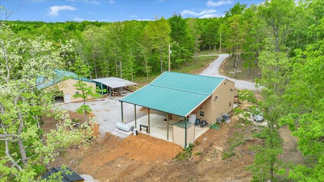 886 Hunters Ridge Dr, Altamont, TN 37301