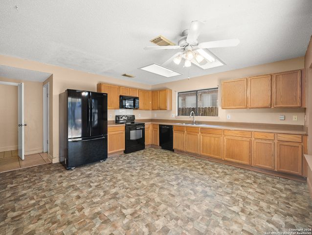 422 Benetton Drive, San Antonio, TX 78253