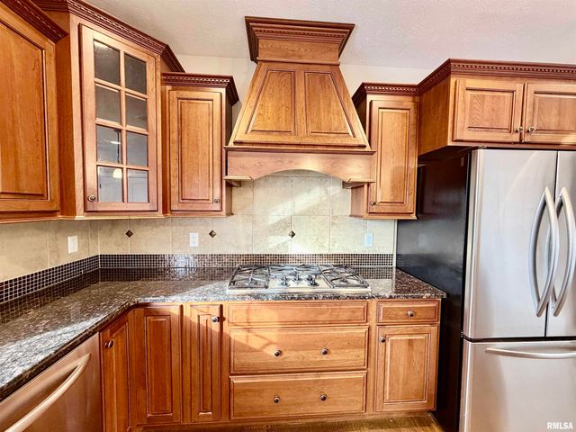 6514 W Willow Oak Court, Edwards, IL 61528