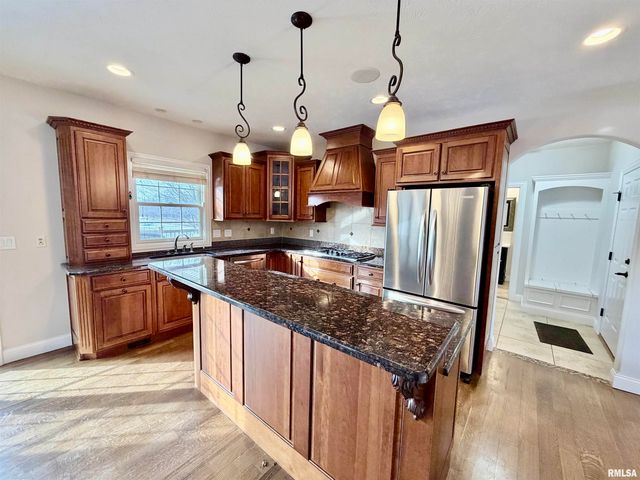 6514 W Willow Oak Court, Edwards, IL 61528