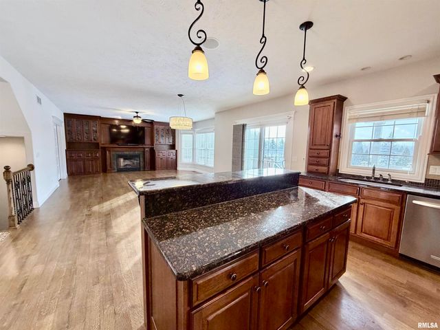 6514 W Willow Oak Court, Edwards, IL 61528