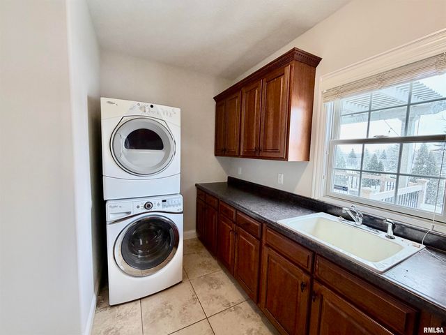 6514 W Willow Oak Court, Edwards, IL 61528