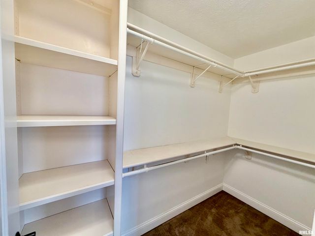 6514 W Willow Oak Court, Edwards, IL 61528