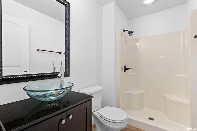 6514 W Willow Oak Court, Edwards, IL 61528