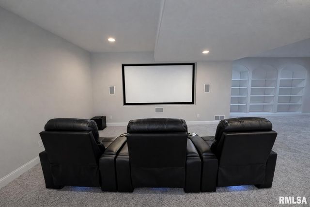 6514 W Willow Oak Court, Edwards, IL 61528